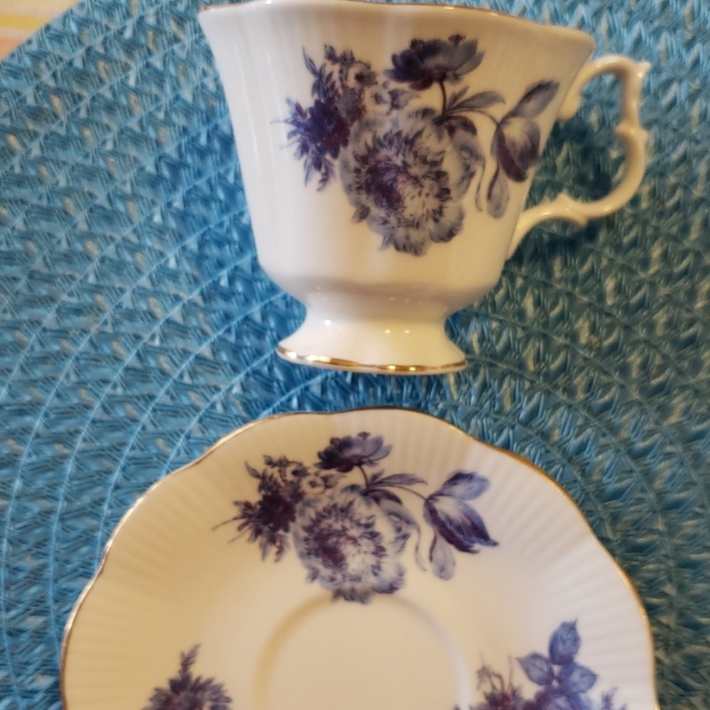 Bone China tea cup and saucer